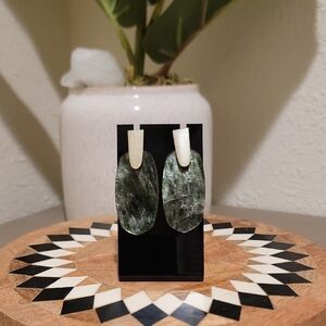 Kendra Scott Green Drop Earrings with Organic Design